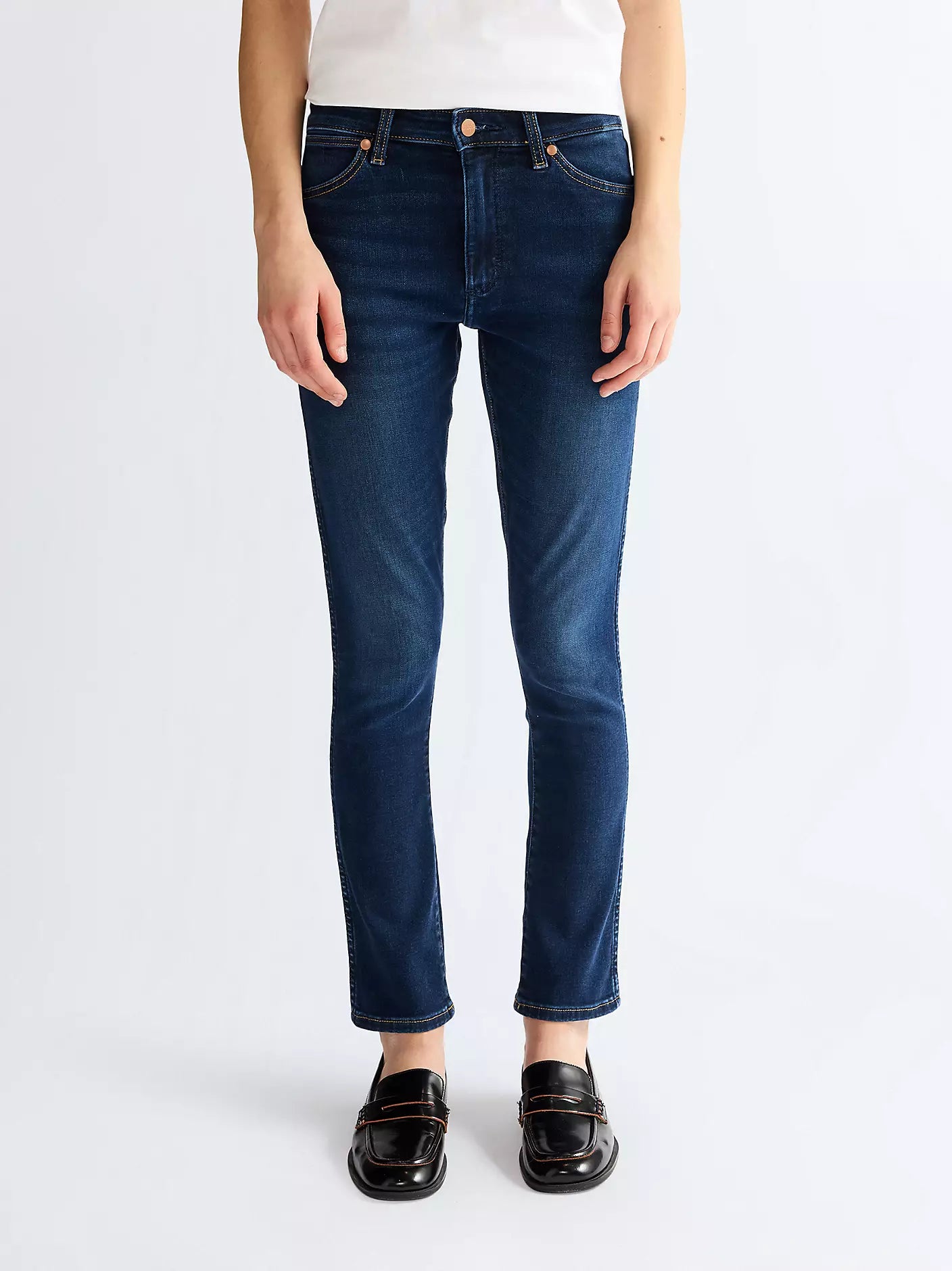 SIENNA 635
MID RISE
NIGHTSHADE