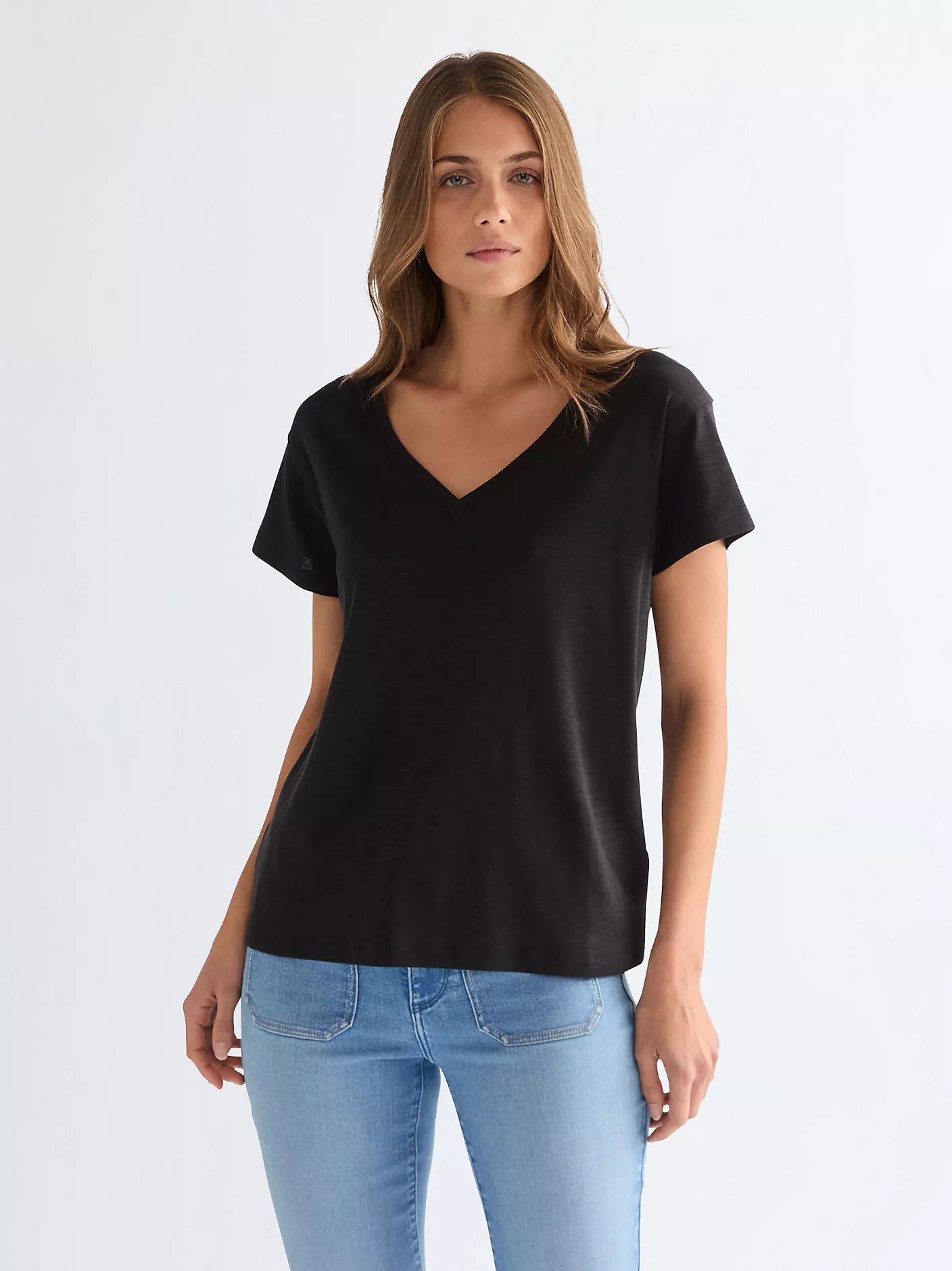 EASY V NECK BLACK