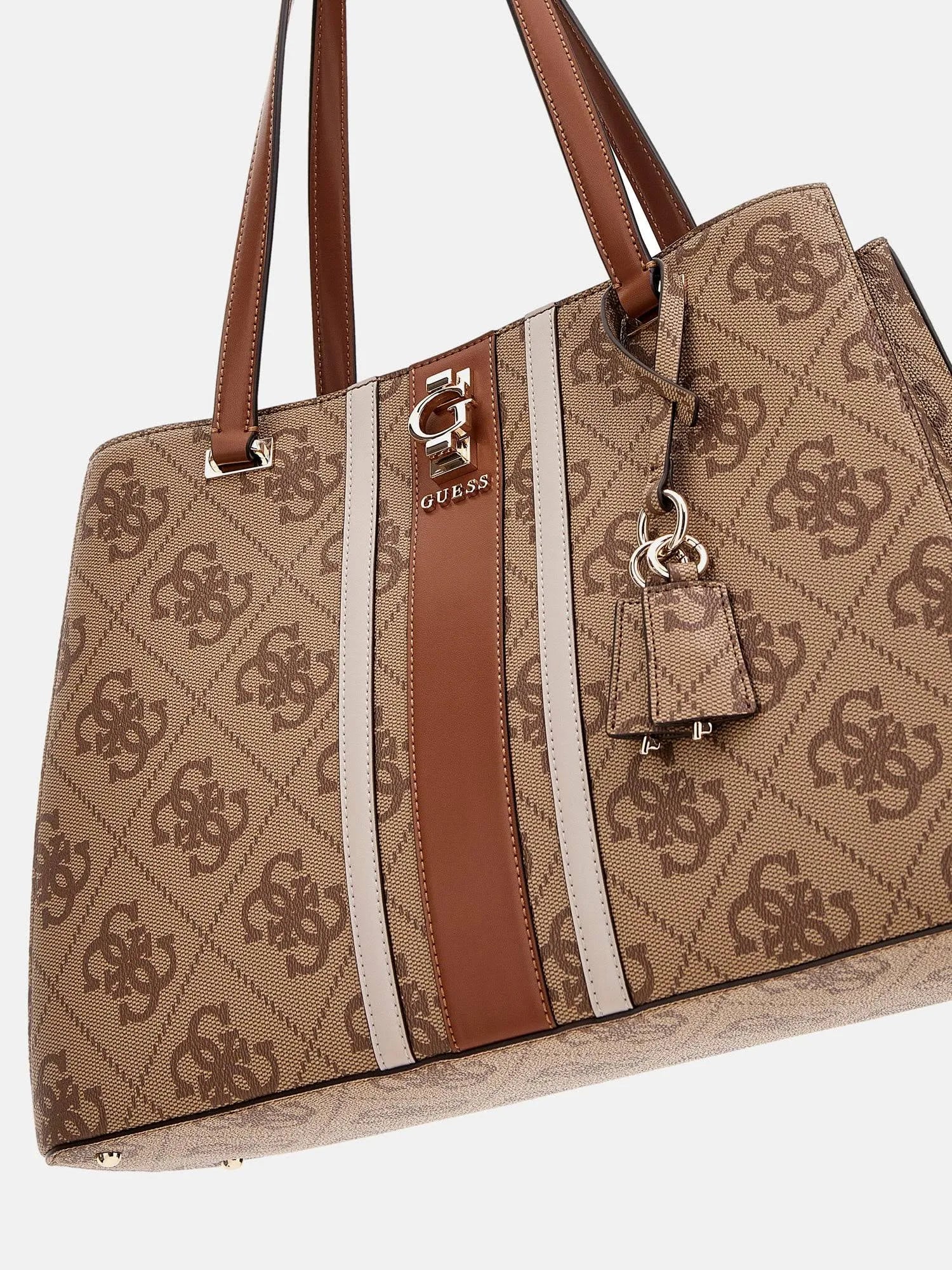 GROUP ERENIA GUESS