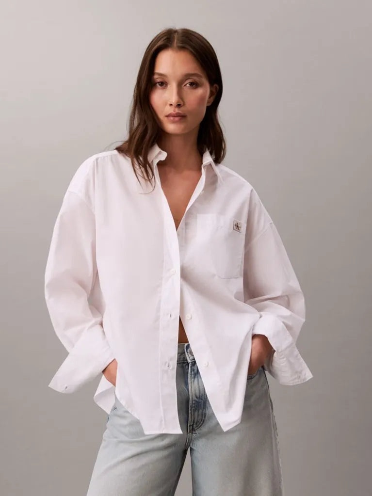 Camicia corta in popeline con monologo intessuto
