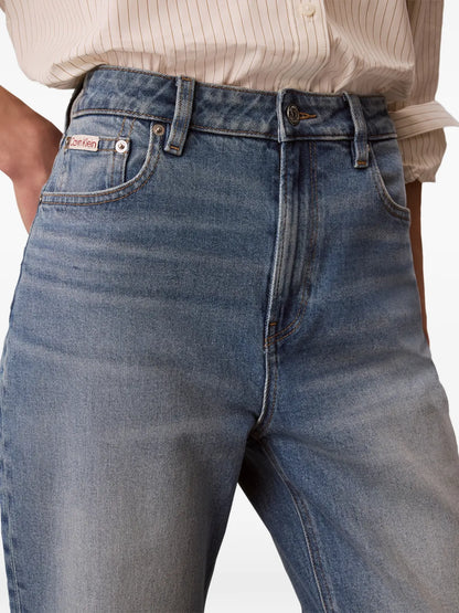 Jeans con baffatura