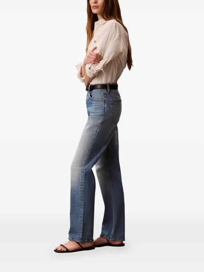 Jeans con baffatura
