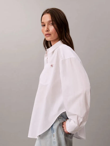 Camicia corta in popeline con monologo intessuto