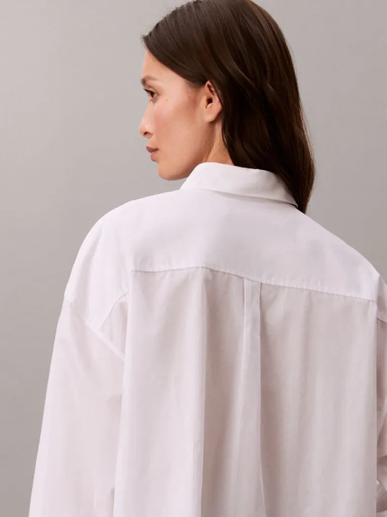 Camicia corta in popeline con monologo intessuto
