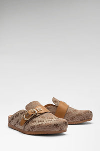 SABOT  CON LOGO GALAVANTA 4G 
GUESS