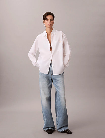 Camicia button-down in popeline con monologo intessuto