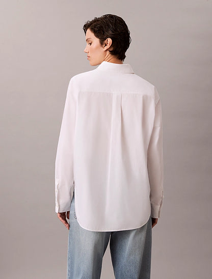 Camicia button-down in popeline con monologo intessuto
