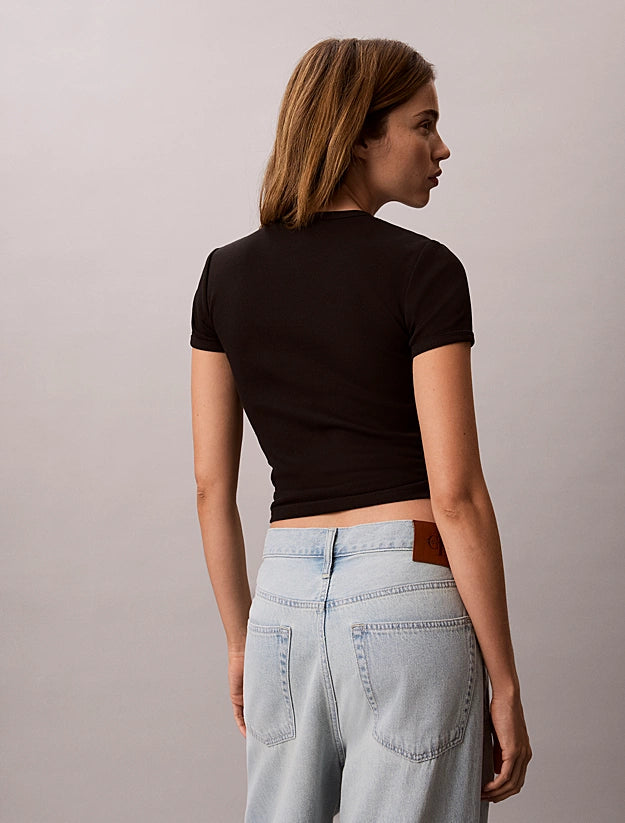 T-shirt a costine con logo ricamato