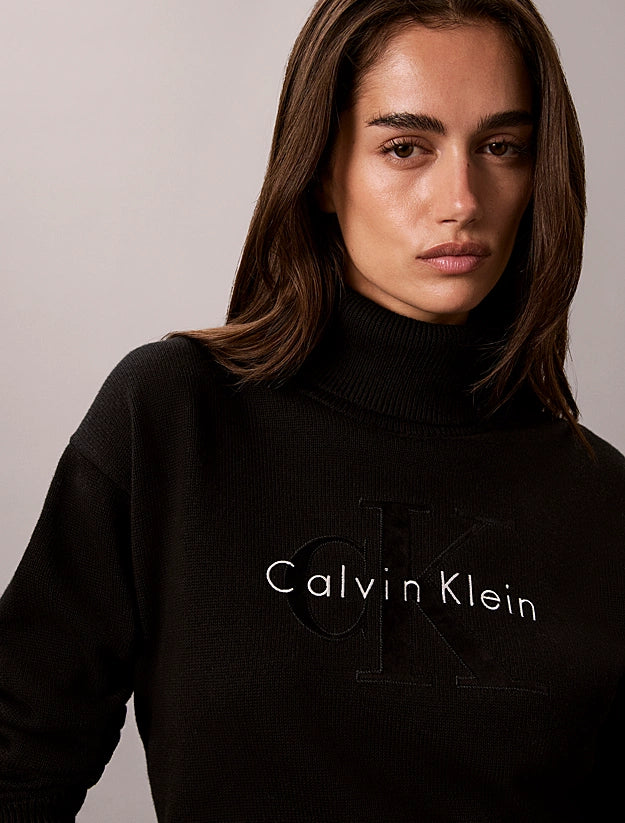Maglione a collo alto monologo