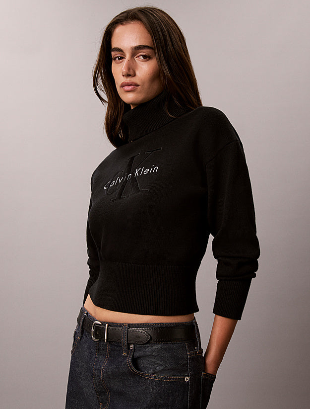 Maglione a collo alto monologo