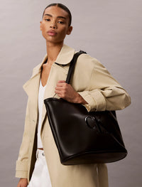 BOLD CK SHOPPER