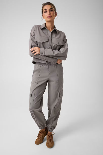 Pantaloni cargo in nylon