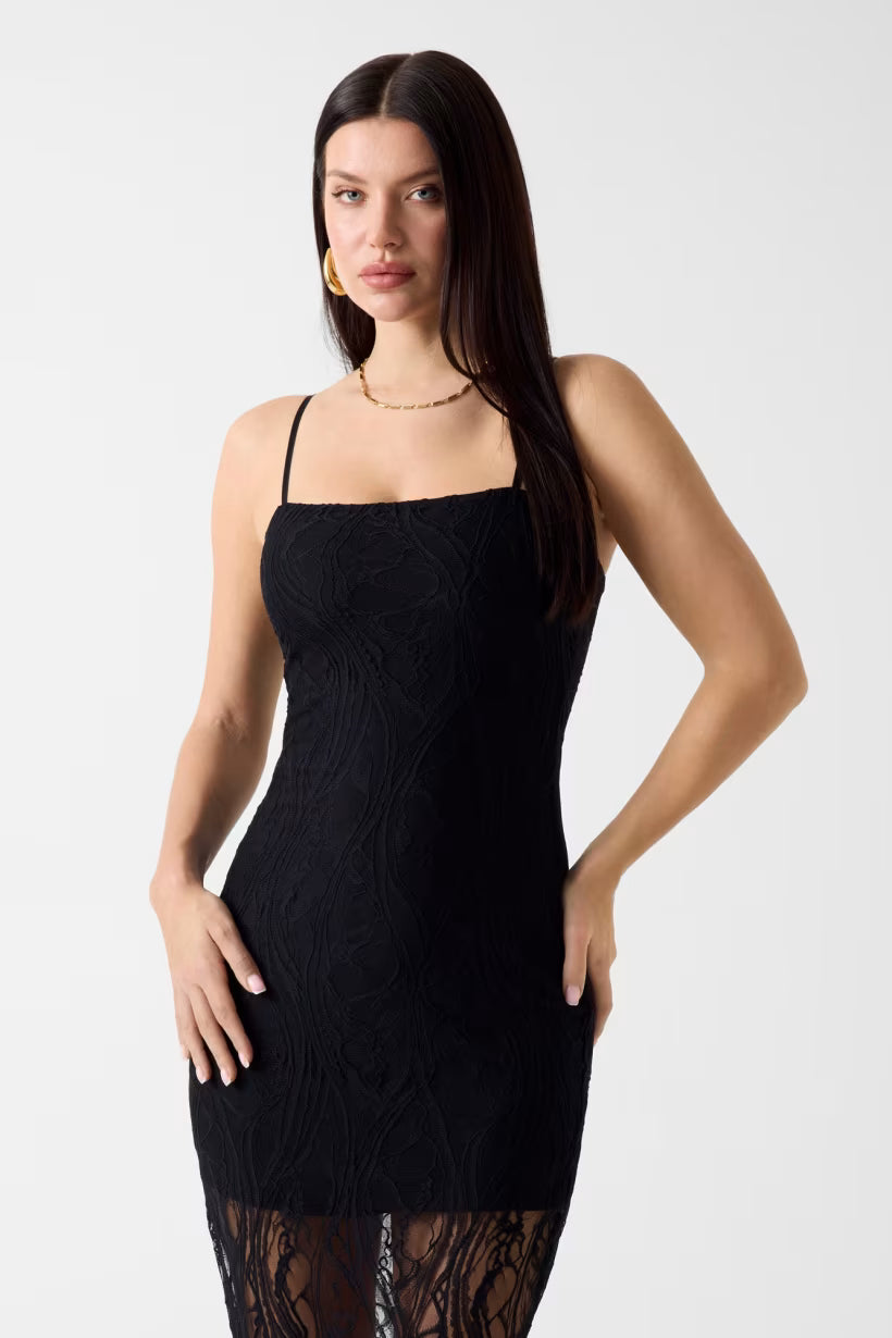 Vestito in pizzo lungo