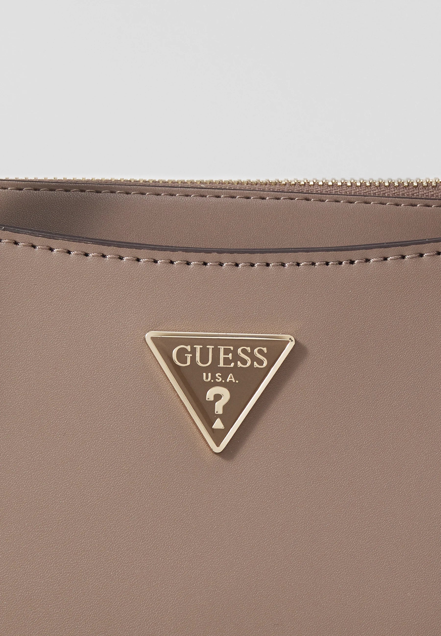 GROUP CHERYL GUESS