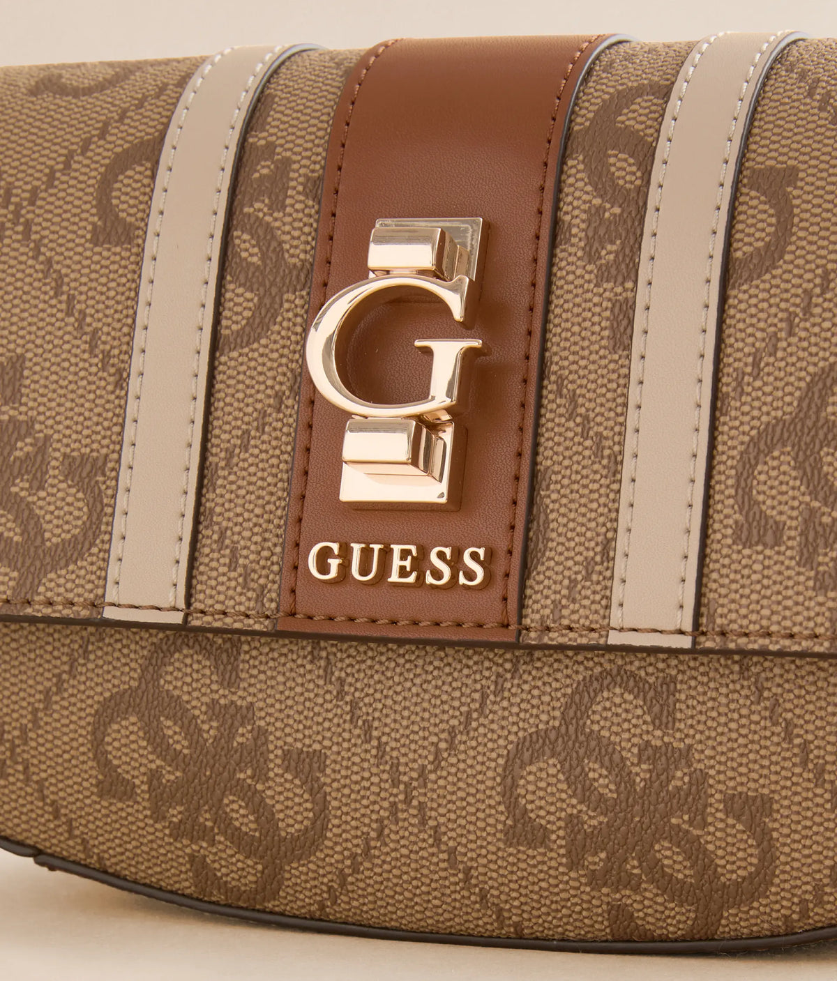 GROUP ERENIA GUESS